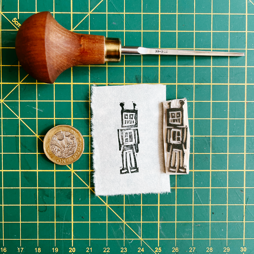 You are currently viewing Tiny Print Tuesday Printmaking Project: Robot